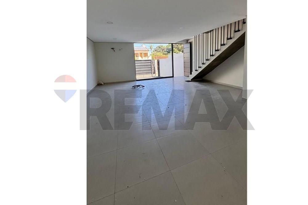 Dúplex Moderno en Venta en Lambaré: Espacio y Comodidad!