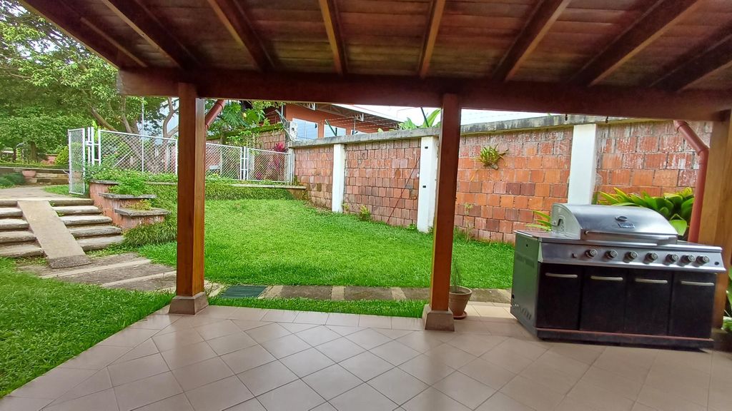 Hermosa Casa en Venta Curridabat