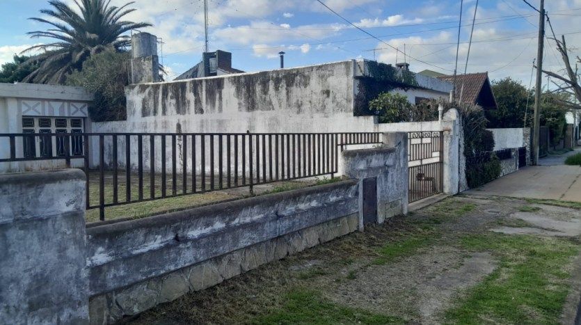 LOTE CON EDIFICACIÓN EN VENTA