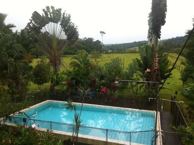 MLS-25-1082 VENTA FINCA CON CASA GUACIMO LIMON