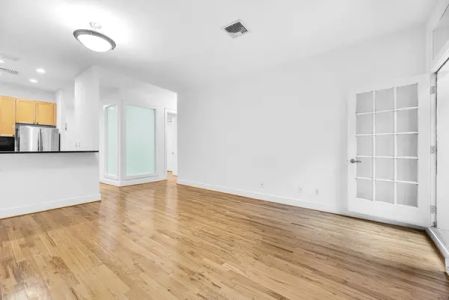 122 East 27th Street