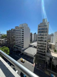 21 casi Ellauri, piso alto, 2 dormitorios, equipado, gge !!