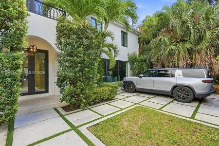 2225 Meridian Ave, Miami, FL 33139