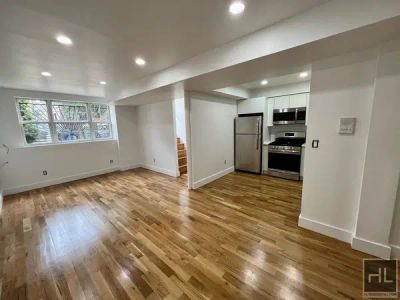 225 Macdougal Street