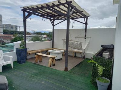 230 / Venta / Casa Lujosa / Escazú / Trejos de Monte Alegre / Condominio