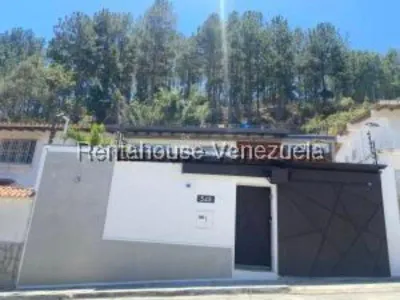 #25-21073 Elegante Y Comoda Casa Multinivel En Alto Prado