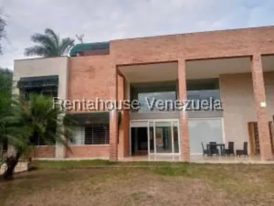 #25-21130 Elegante Casa En La Lagunita Country Club