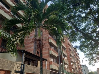 26-10318  Comodo y hermoso Penthouse en Venta en Campo Alegre Valencia