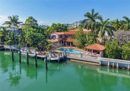 3310 Garden Ave, Miami Beach, FL 33140 