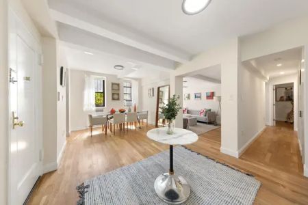 425 Central Park West
