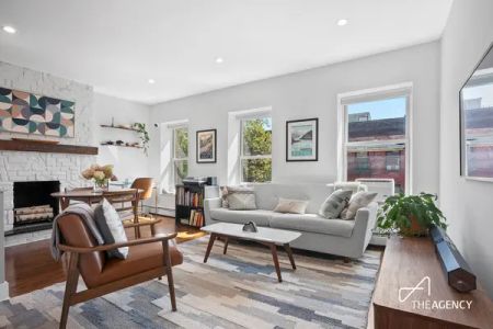 498 Henry Street