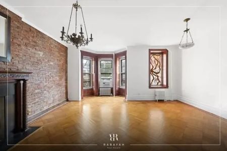594 5th Street