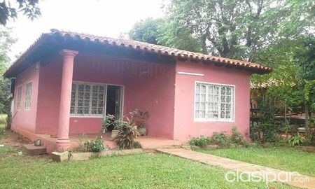 A CINCO CUADRAS DE RUTA I, A MEDIA CUADRA DE ROJAS CAÑADA, CAPIATA!!!