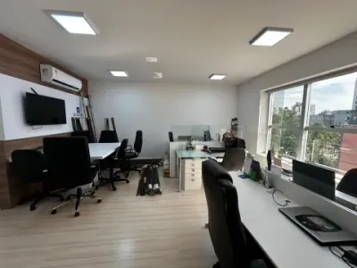 À venda | Sala comercial com 40 m² - Estreito, em Florianópolis.