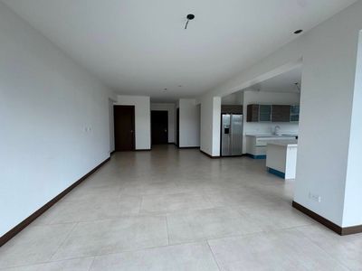  Alquila apartamento en primer nivel, en san rafael de EScazú Foto 2 de 13