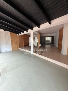 Alquila Local en Punta del Este con 1 Dormitorio