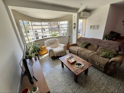 Alquiler Apartamento Punta Carretas 3 Dormitorios con terraza con parrillero