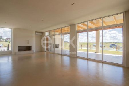 Alquiler Casa 3 dormitorios en Cavas Foto 5 de 25