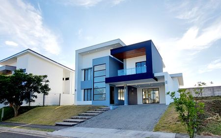 Alquiler casa con cuarto primer nivel y acabados de lujo Grecia CR