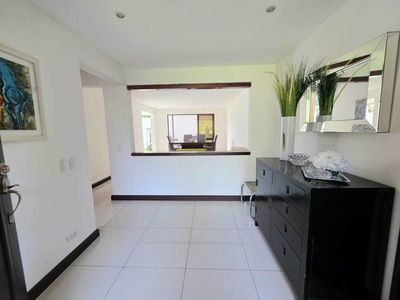  Alquiler Casa en Condominio Pequeño Zona Distrito 4 Escazú Foto 4 de 20