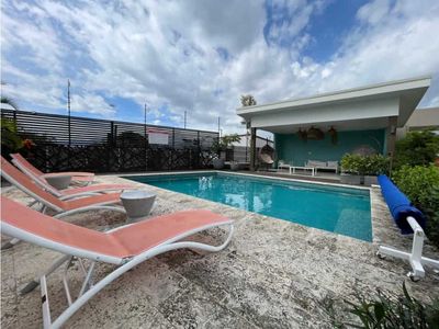  Alquiler Casa moderna 3H/2B/2P Cond. Escazú con piscina, gym