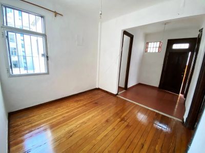 Alquiler de Apartamento en Dr. Joaquin Requena con 2 dormitorios en Tres cruces