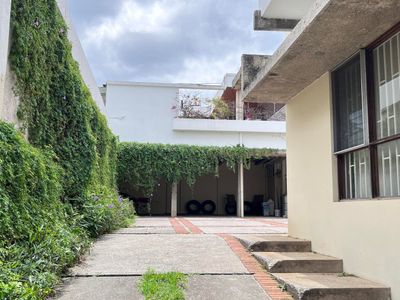 Alquiler de Apartamento en Los Yoses, Montes de Oca.