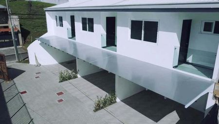 Alquiler de casa 2 habitaciones tipo Townhouse AMUEBLADA en condominio, Lomas de Ayarco Curridabat