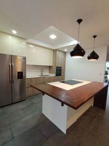  ALQUILER DE CASA CON LÍNEA BLANCA GUACHIPELÍN Foto 2 de 19