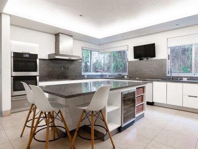 ALQUILER DE CASA EN CONDOMINIO EXCLUSIVO EN ESCAZÚ