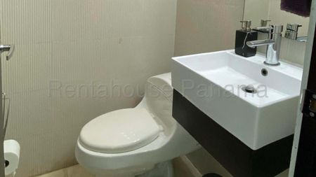  Alquiler de casa en  Costa Sur