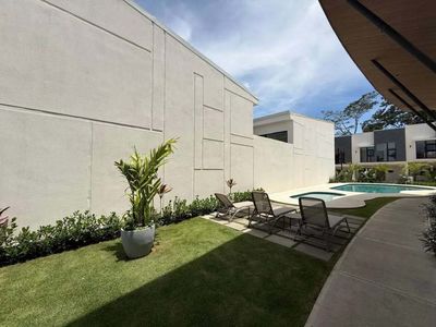  ALQUILER DE CASA EN EL CONDOMINIO SANTA ANA URBANO