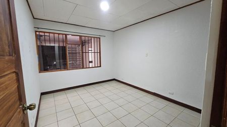 Alquiler de Casa en Freses, Curridabat. Foto 10 de 10