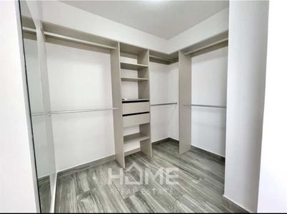  Alquiler de Casa en Guachipelín norte de Escazú dentro condominio de 3ha con patio privado