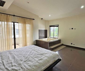 Alquiler de casa en residencial, Bello Horizonte, Escazú