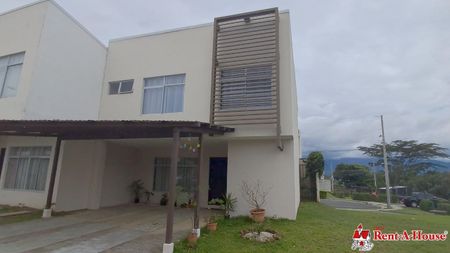 Alquiler de Casa en San Pablo de Heredia. RAH 25-1894