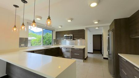 Alquiler de Casa en San Rafael de Escazú. RAH 25-1972 Foto 3 de 10