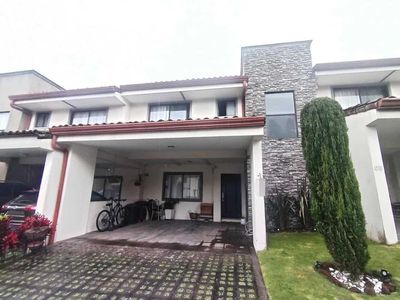 Alquiler de Casa en Santo Tomás, Heredia. 26-830 LCV