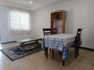  Alquiler de casa esquinera de una planta en condominio en Heredia