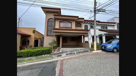 Alquiler de Casas en San francisco - Heredia