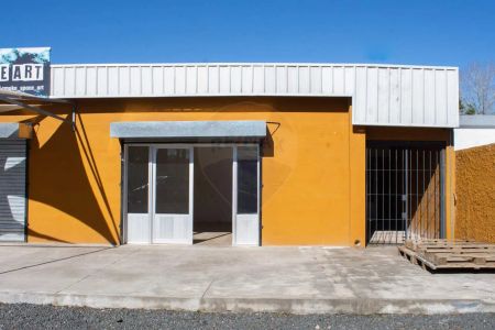 Alquiler de local Comercial a estrenar en Pando