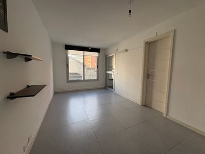 Alquiler de monoambiente con garaje, en Aguada