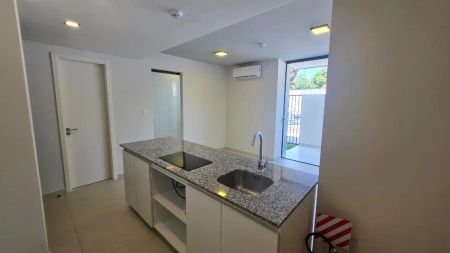 ALQUILER DEPARTAMENTO A ESTRENAR DE 1 DORMITORIO PATIO PRIVADO Y COCHERA