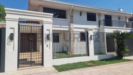 Alquiler Fina Residencia en Barrio Mburicao - Asuncion
