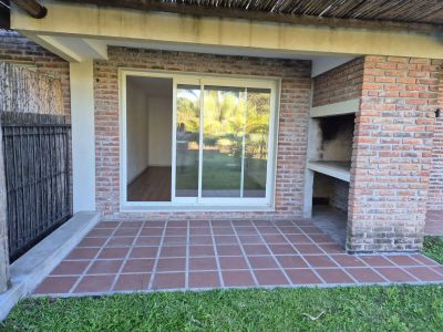 ALQUILER HARAS DEL LAGO, 2 DORMIT, PATIO Y GARAJE