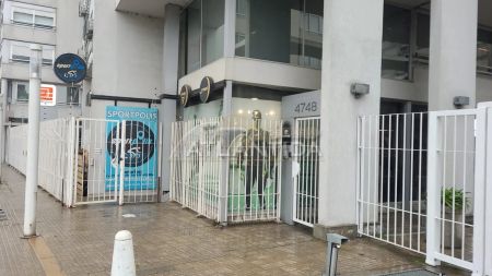 Alquiler Local Comercial Sobre Av. Italia! Independiente Con Vitrina Al Frente. Inm Atlántida