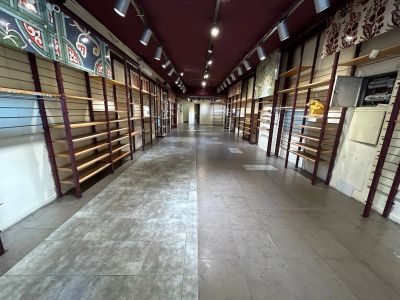 Alquiler - Local Comercial sobre Avenida principal con 100 m2 - 18 de Julio y Vazquez