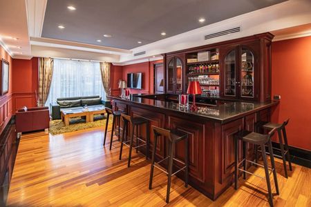  Alquiler Lujoso Apartamento 3 habitaciones + Sala TV sin muebles