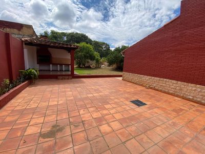 Alquilo amplia casa para Vivienda u Oficina en 📍Fernando de la Mora norte Imagem 2 de 6