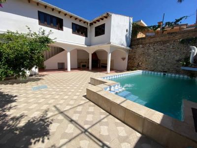 ALQUILO AMPLIA RESIDENCIA 4 DORMITORIOS EN SUITE, AVENIDA ESPAÑA Foto 4 de 4